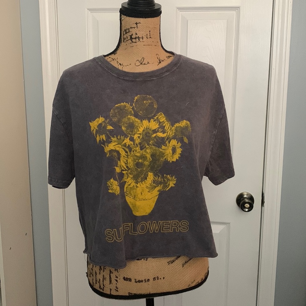 🌻 Graphic Crop Top